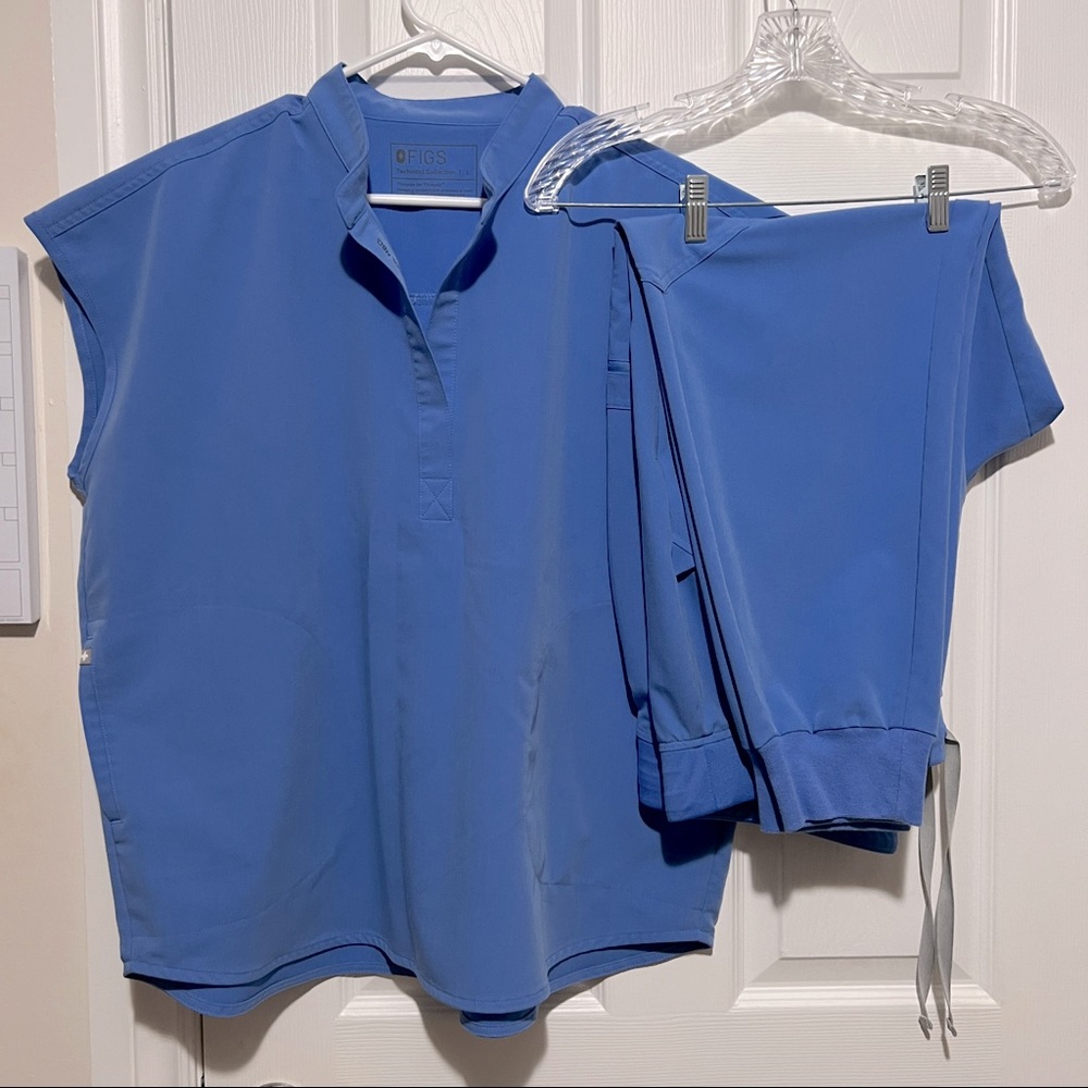 Figs Women’s Ceil Blue scrub set